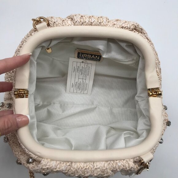 Urban Expressions Ivory Nikita Clutch - Picture 10 of 11